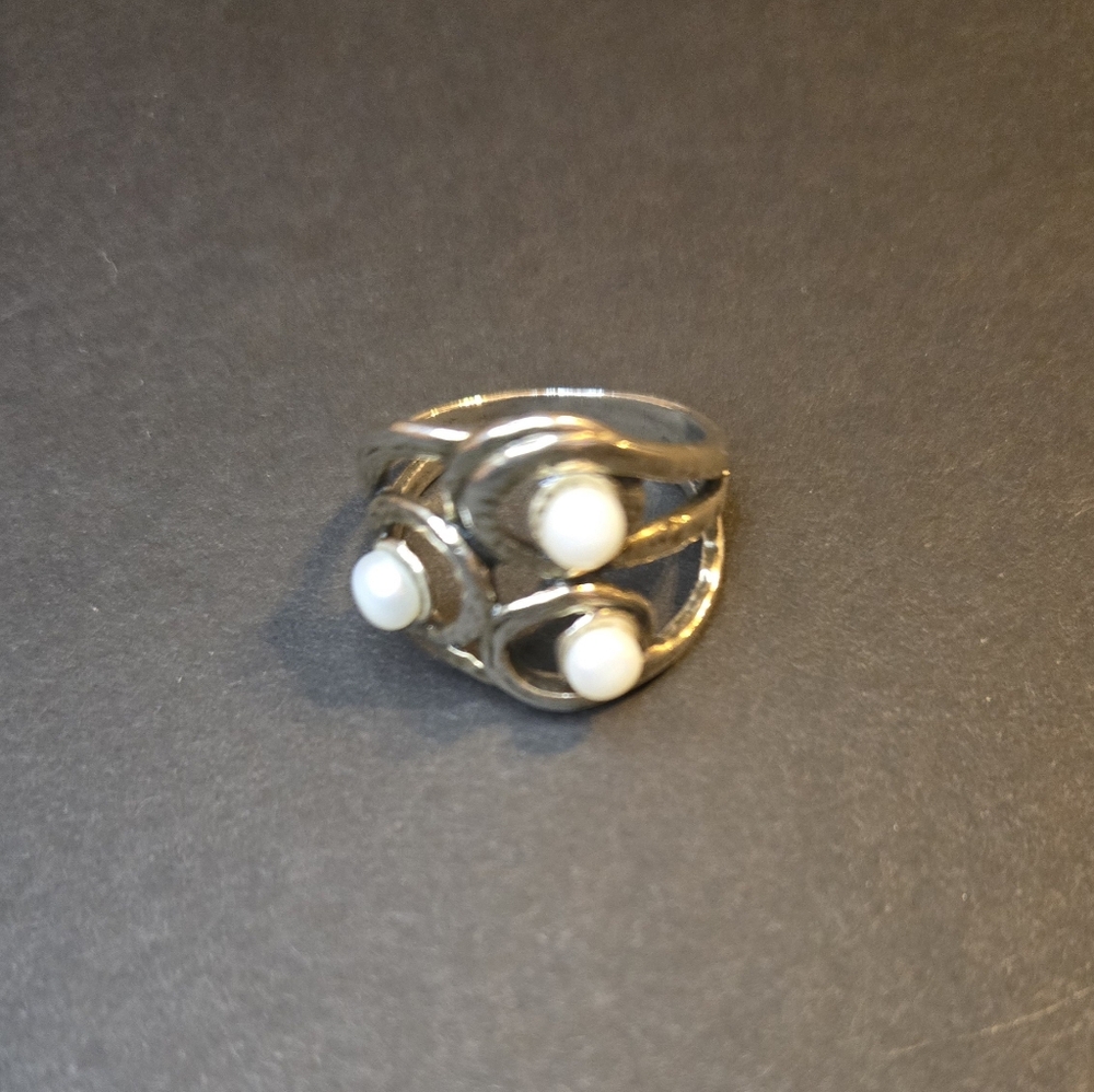 Sterling silver, .925, 3 pearl, size 10 ring